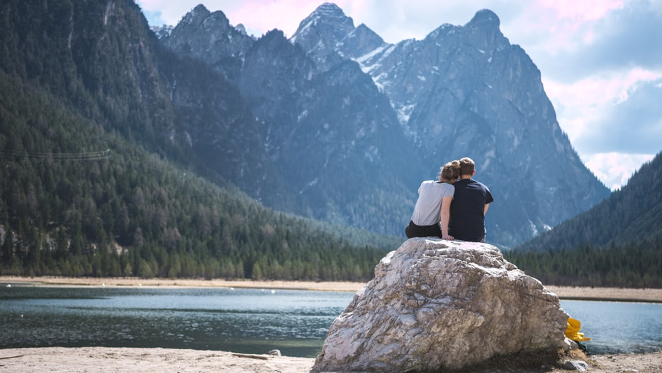 You are currently viewing How does your attachment style affect your relationship?